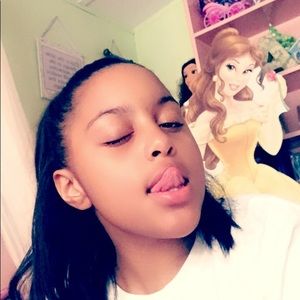 Meet your Posher, Chloe